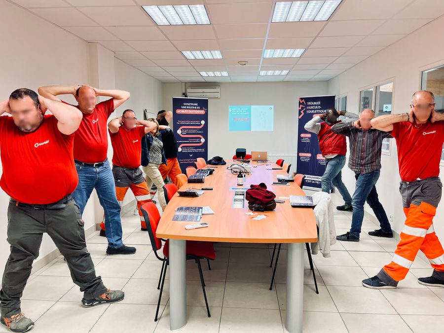 Exercices de mobilité en groupe — Groupe Chavigny