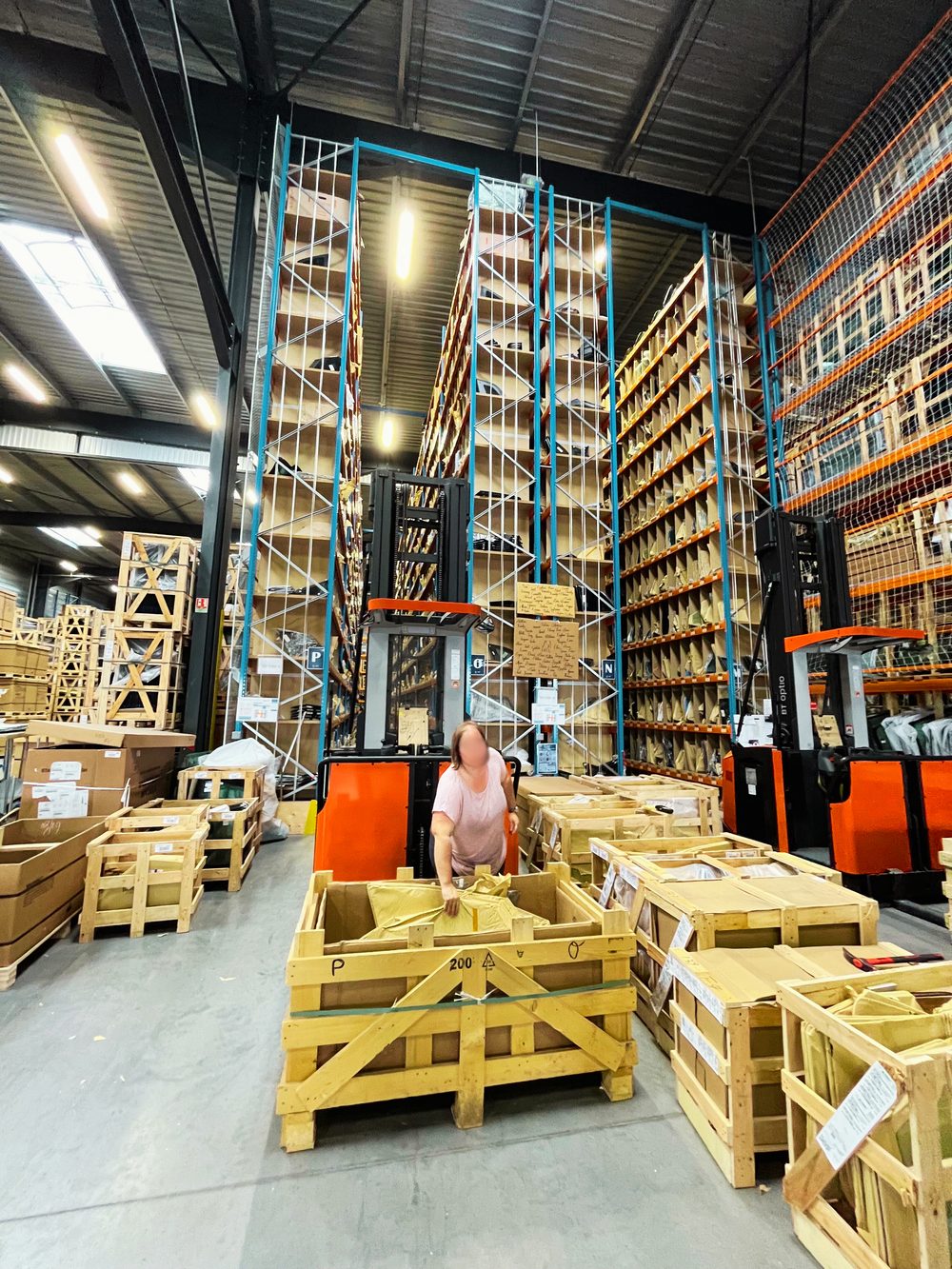 Poste de manutention en entrepôt logistique — Groupe VSF
